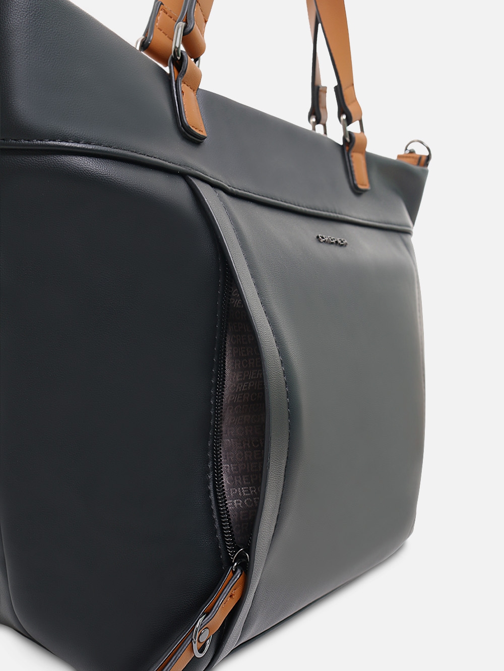 Satchel Omara
