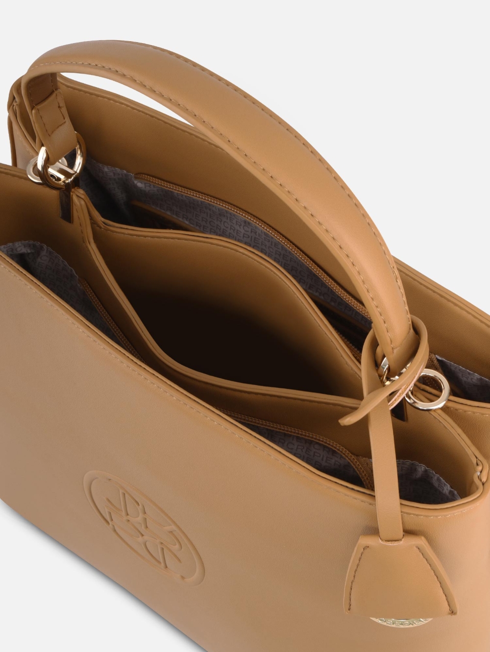 Satchel Aracia